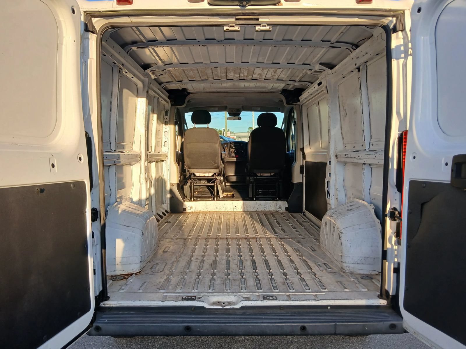 Used 2017 RAM ProMaster 1500 FWD image 7