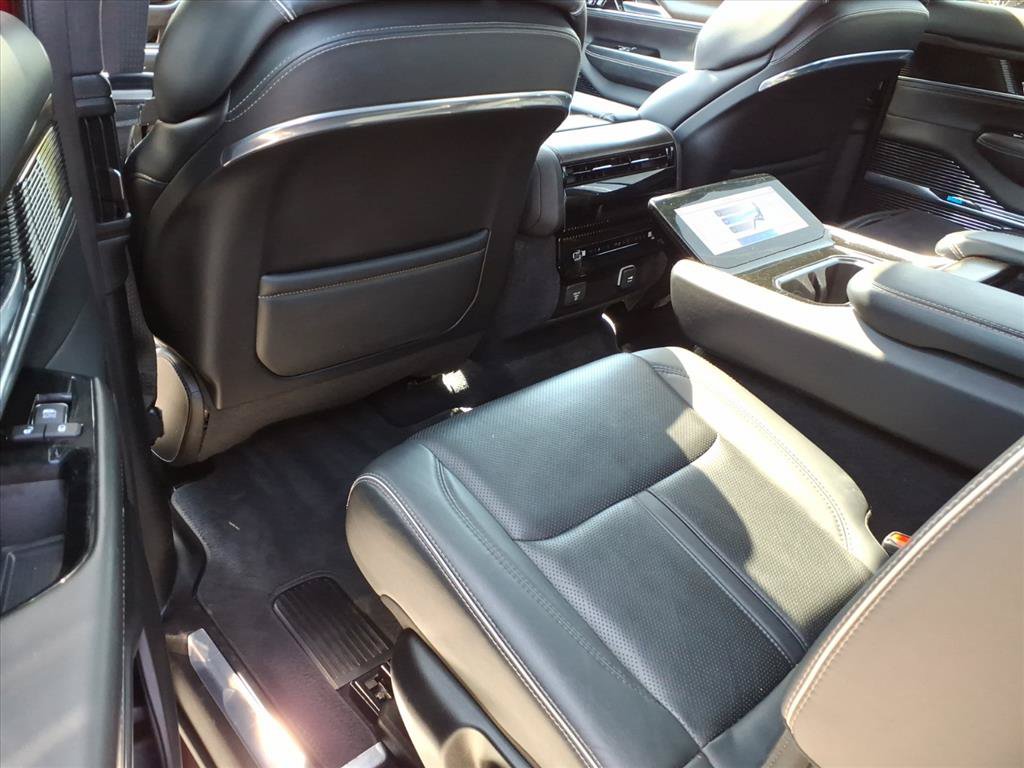 Used 2022 Jeep Grand Wagoneer Series II w/ Convenience Group III AWD/4WD image 16