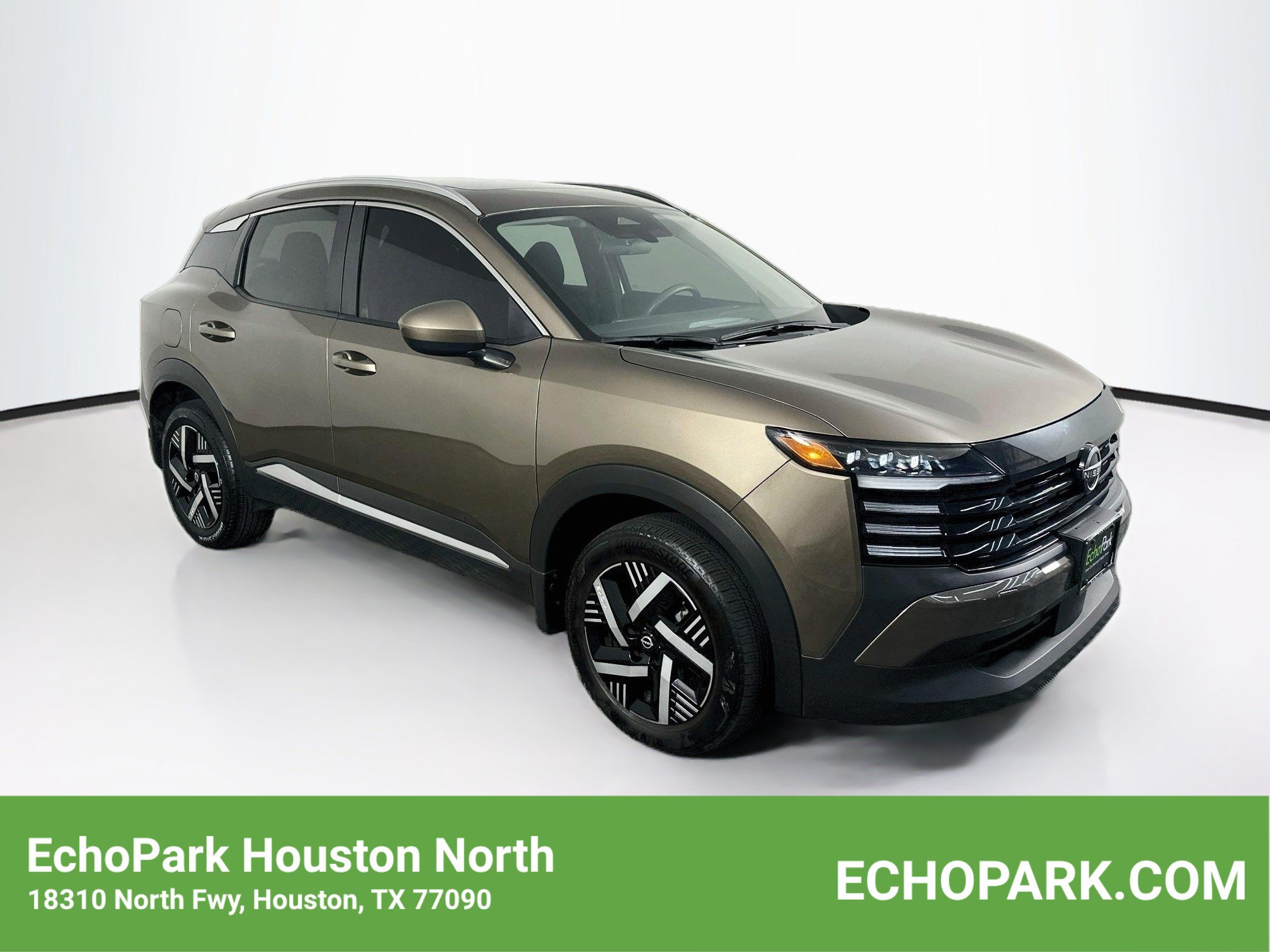Used 2025 Nissan Kicks SV w/ SV Premium Package FWD image 1