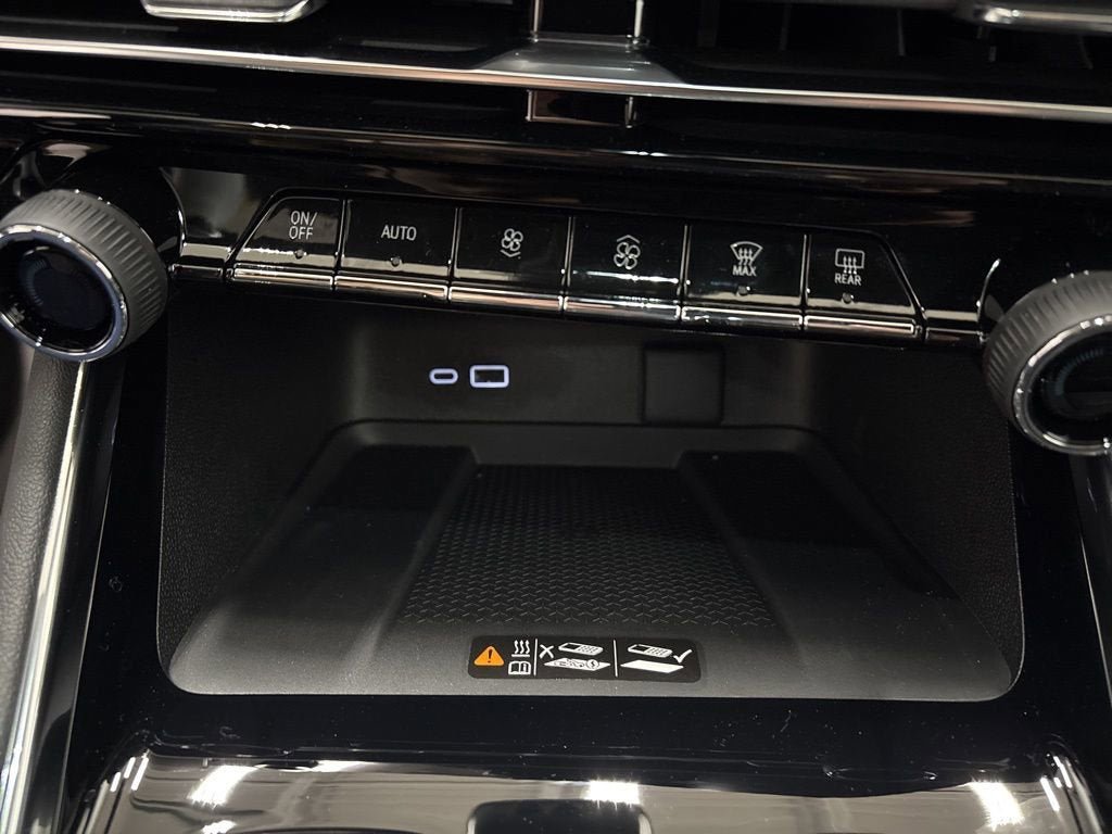New 2026 Chevrolet Traverse LT AWD/4WD image 18