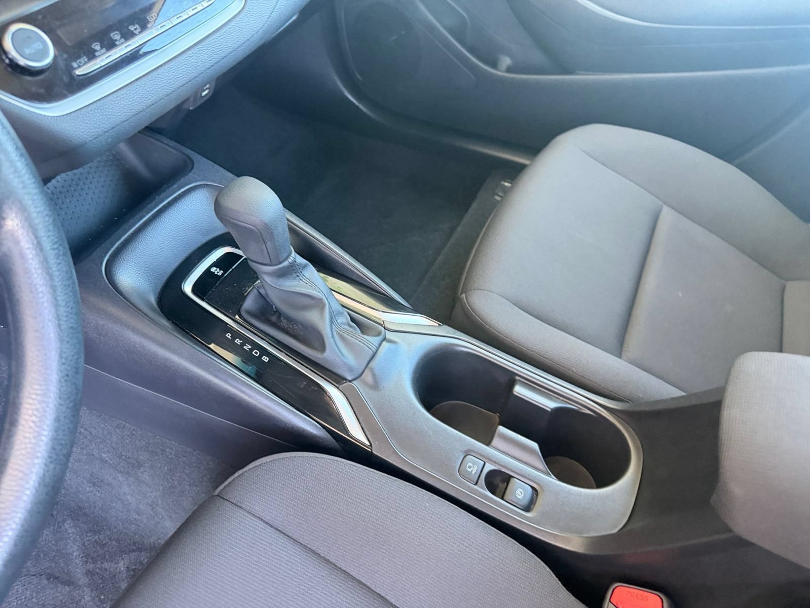 Used 2025 Toyota Corolla LE FWD image 75