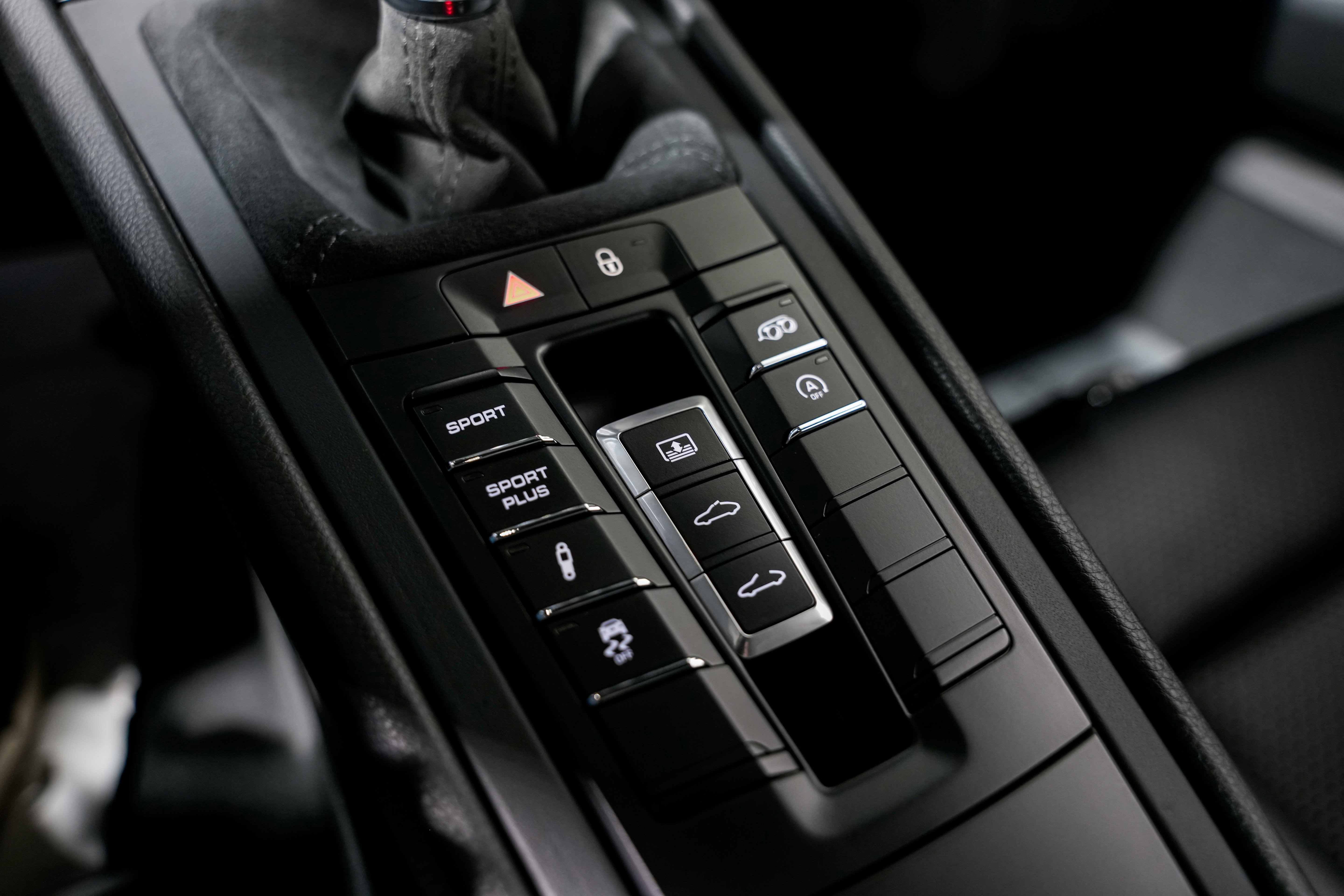 Used 2014 Porsche 911 Carrera 4S image 15