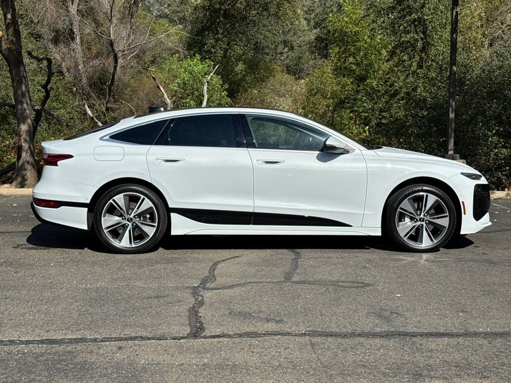 Used 2025 Audi A6 e-tron Premium RWD image 4