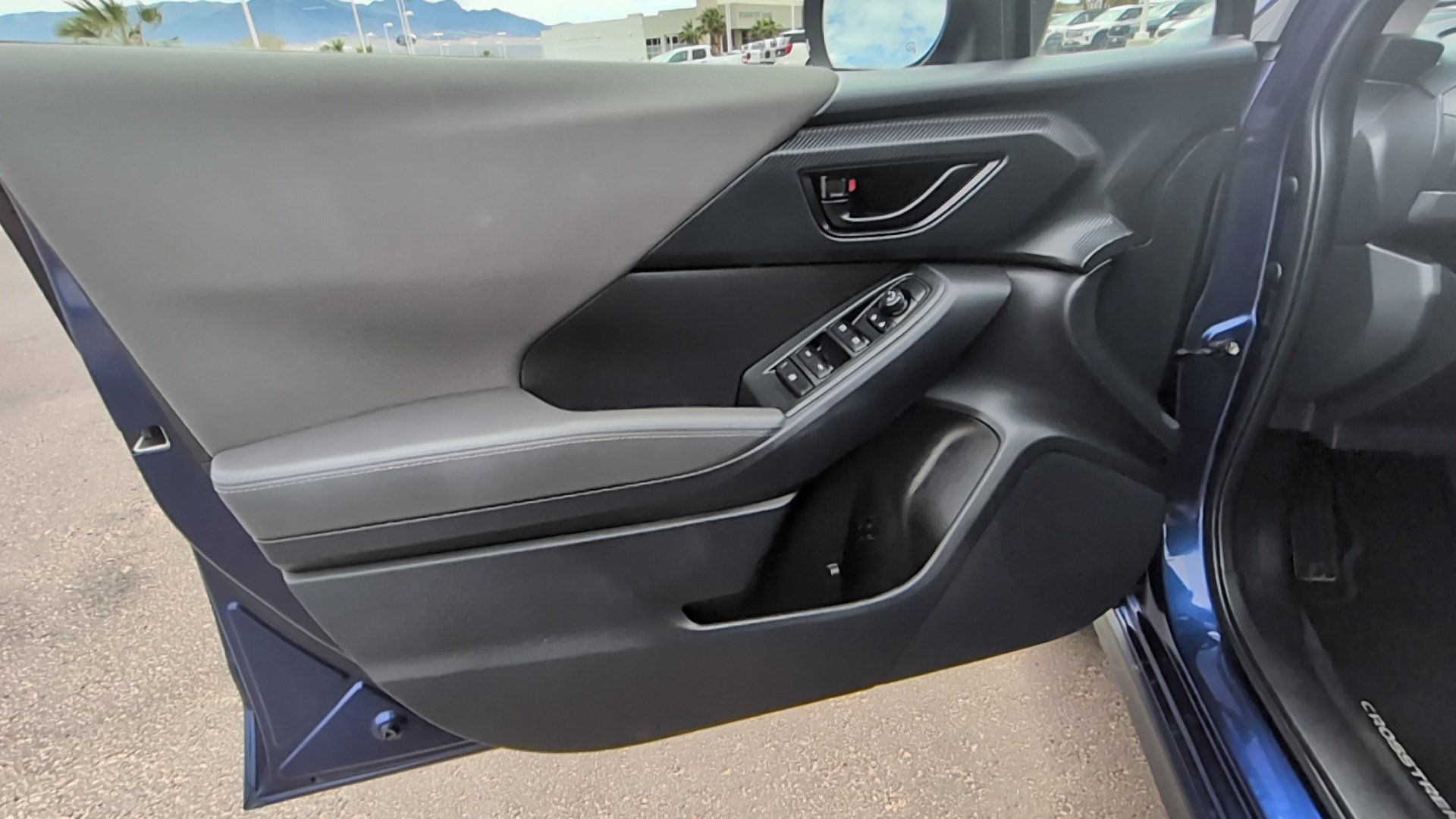 Used 2025 Subaru Crosstrek 2.0i Premium AWD/4WD image 12