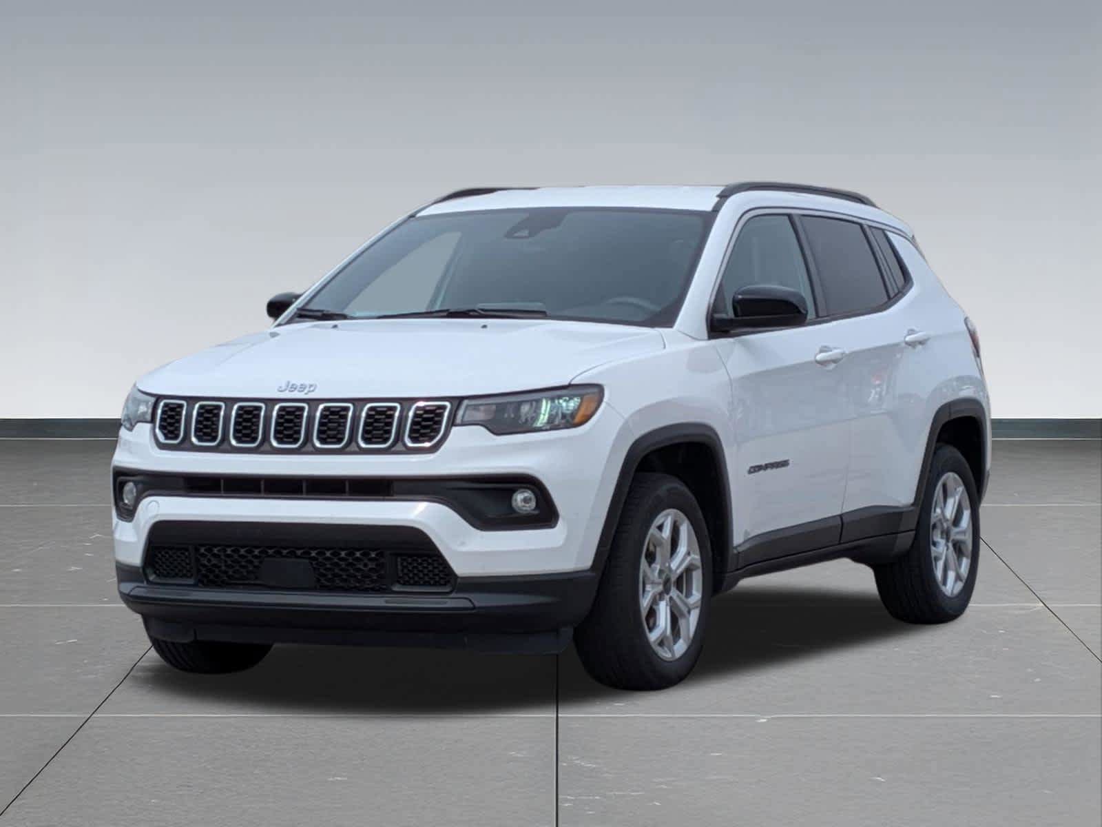 Used 2025 Jeep Compass Latitude image 9