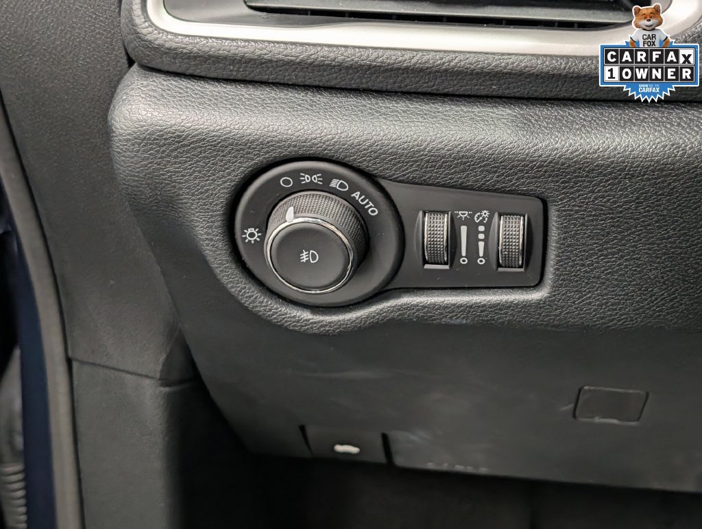 Used 2025 Chrysler Pacifica Select FWD image 21