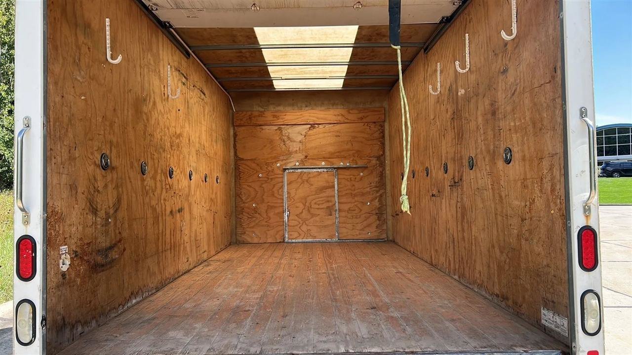 Used 2019 Chevrolet Express 3500 Extended w/ Driver Convenience Package RWD image 12