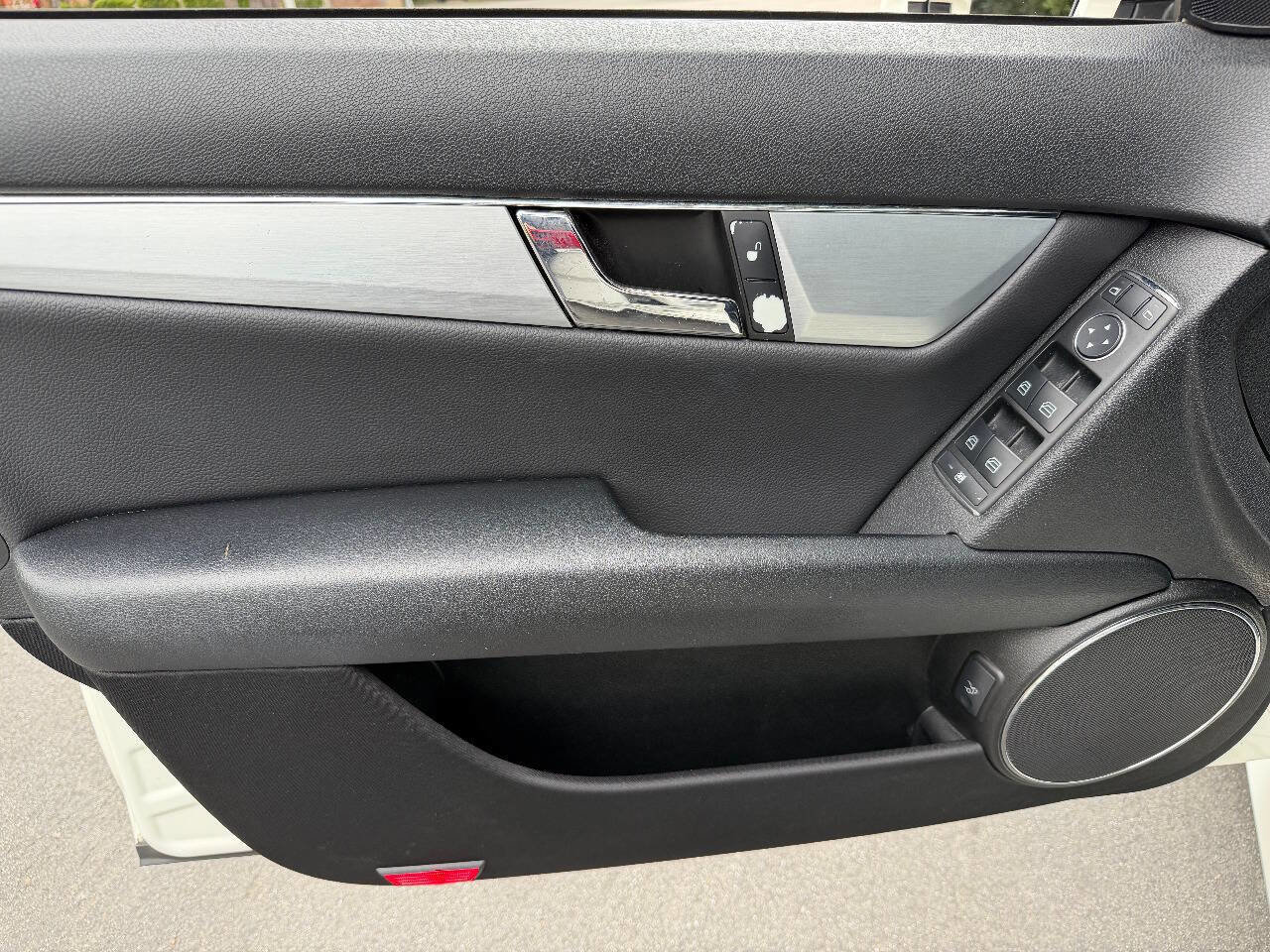 Used 2010 Mercedes-Benz C 300 Sedan image 16