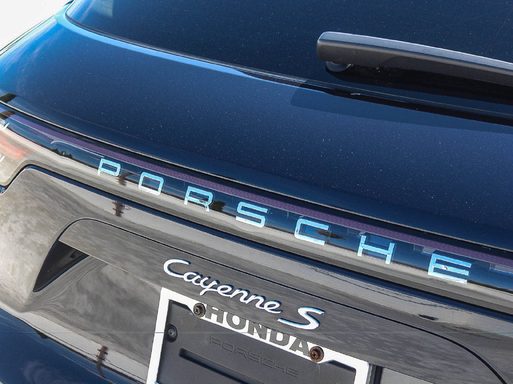 Used 2019 Porsche Cayenne S w/ Premium Package AWD/4WD image 8