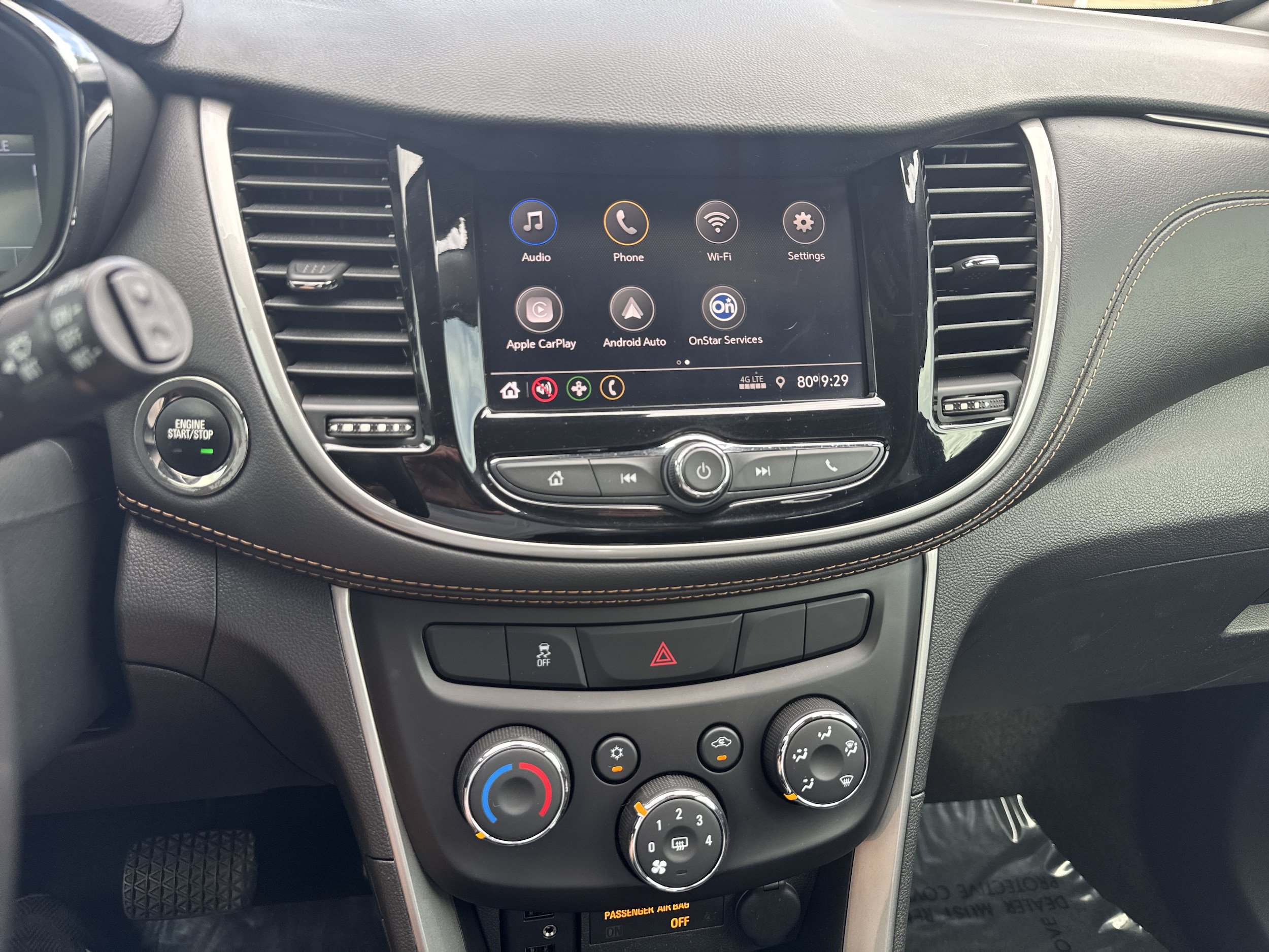 Used 2020 Chevrolet Trax LT w/ LT Convenience Package FWD image 16