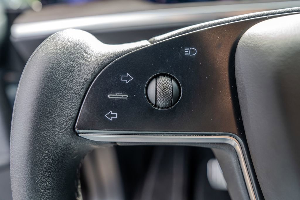 Used 2022 Tesla Model X AWD/4WD image 6