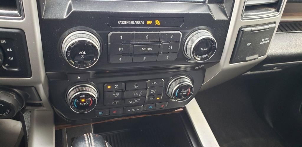 Used 2019 Ford F150 Lariat w/ Equipment Group 502A Luxury AWD/4WD image 15