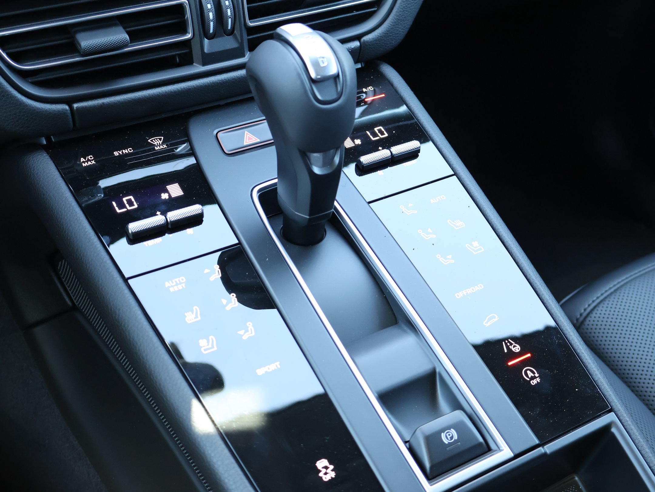 New 2026 Porsche Macan AWD/4WD image 20