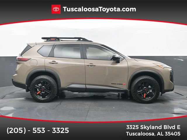 Used 2025 Nissan Rogue SV image 1