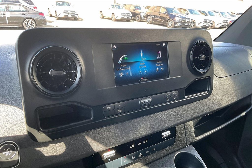 Used 2024 Mercedes-Benz Sprinter 2500 image 5