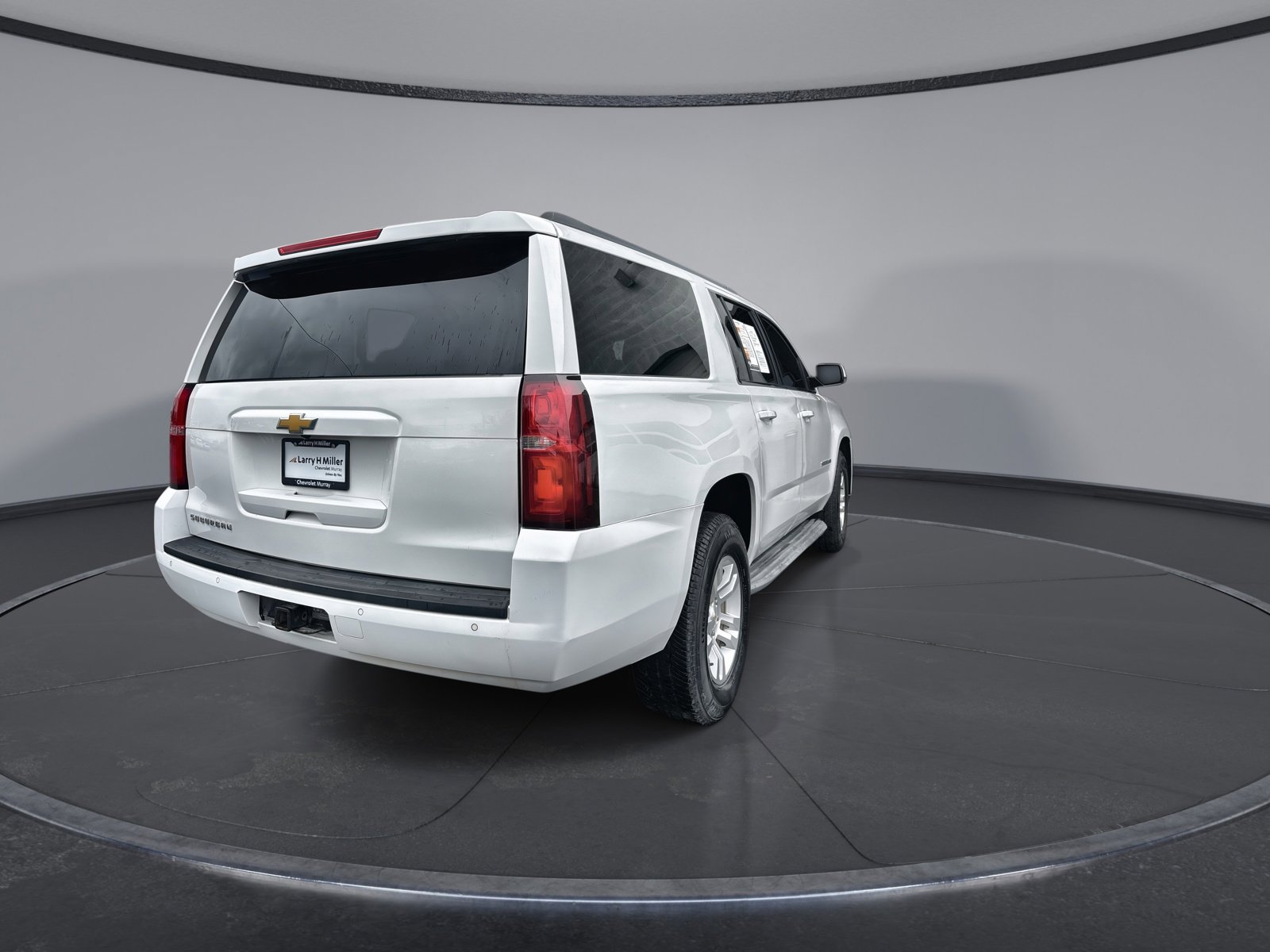 Used 2015 Chevrolet Suburban LT image 13