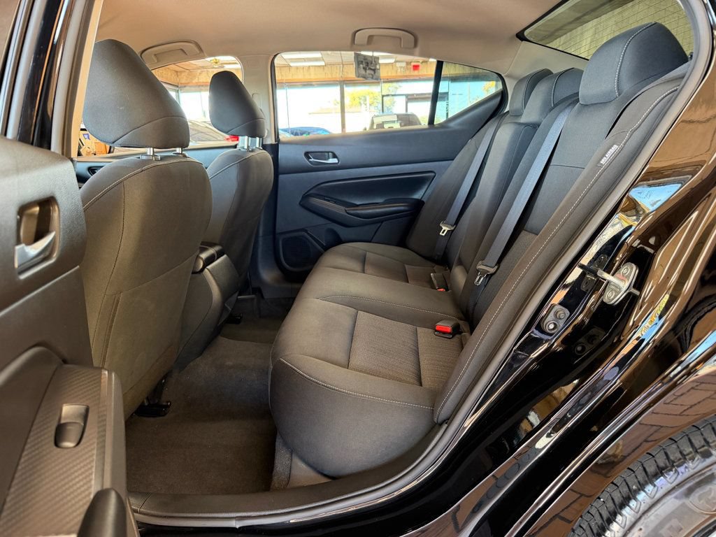 Used 2022 Nissan Altima 2.5 S FWD image 16