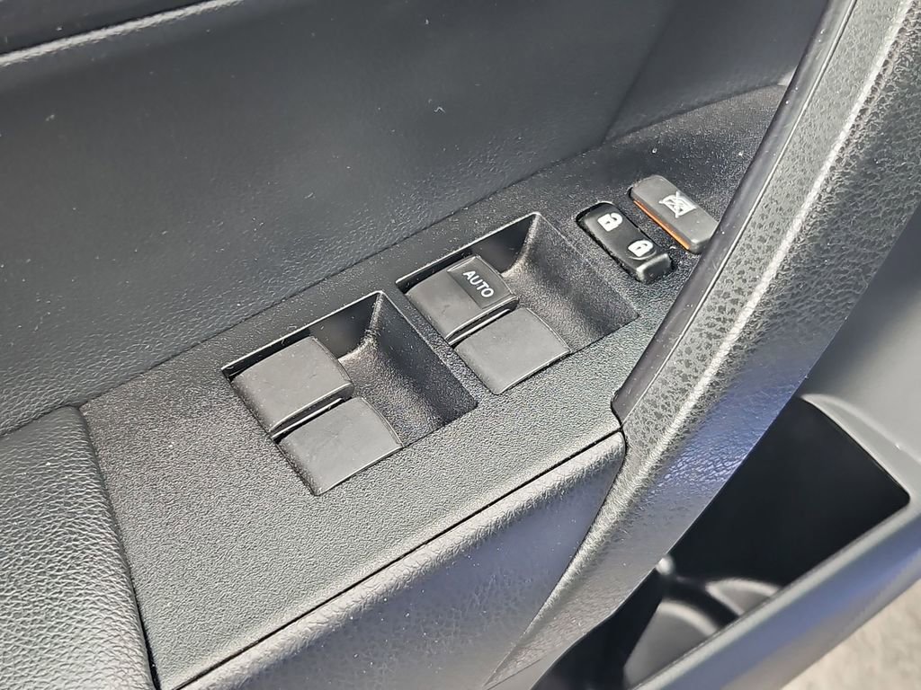 Used 2019 Toyota Corolla SE w/ SE Premium Package FWD image 11