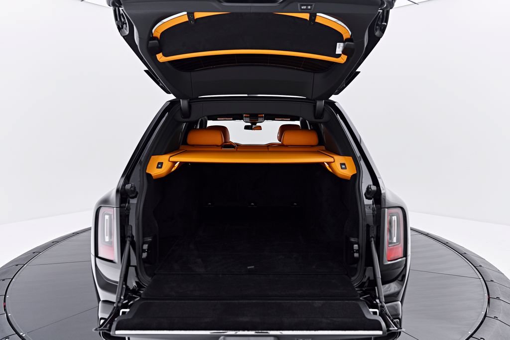 Used 2026 Rolls-Royce Cullinan Black Badge AWD/4WD image 28