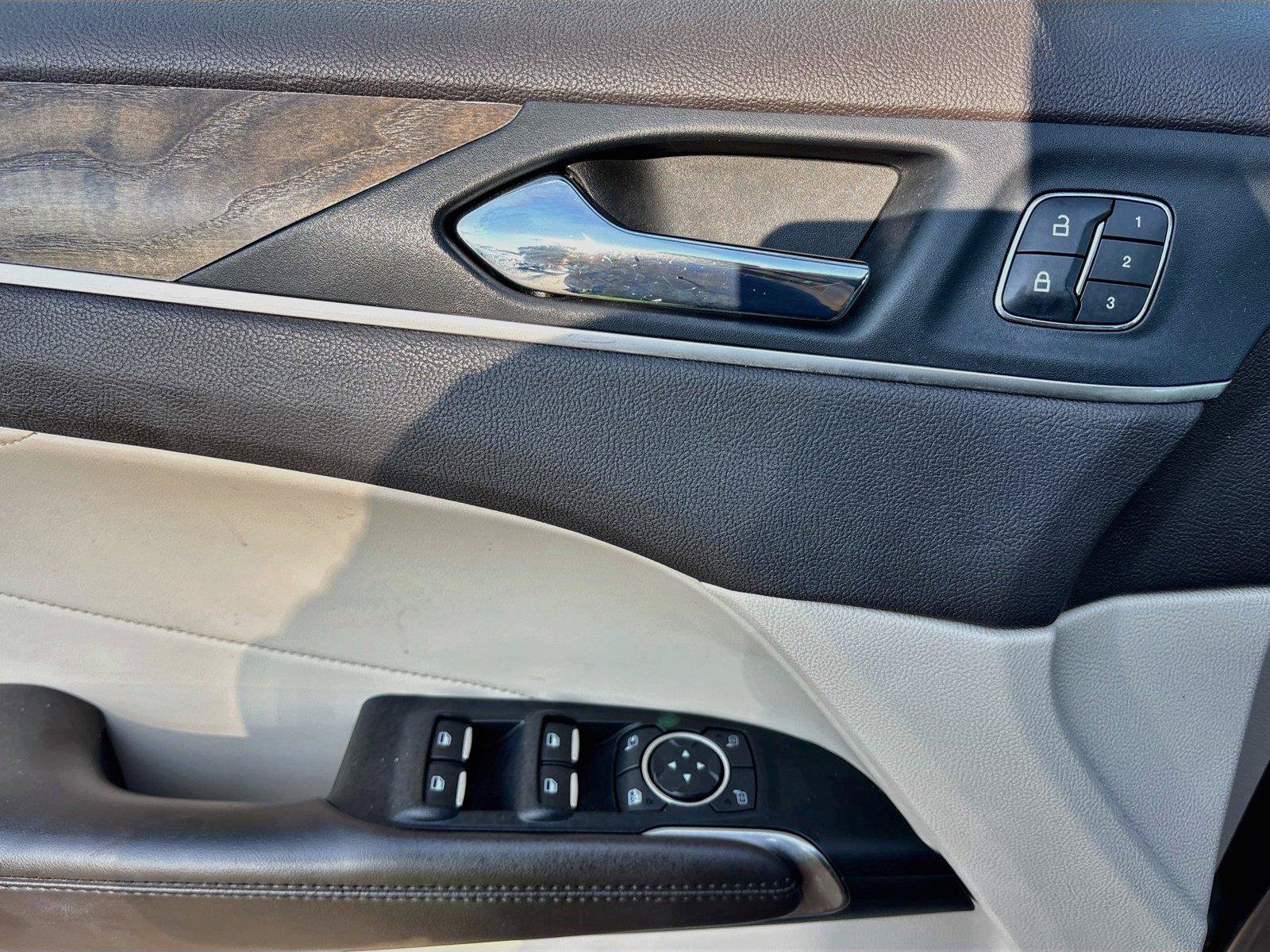 Used 2019 Lincoln MKC Reserve w/ MKC Technology Package FWD image 18