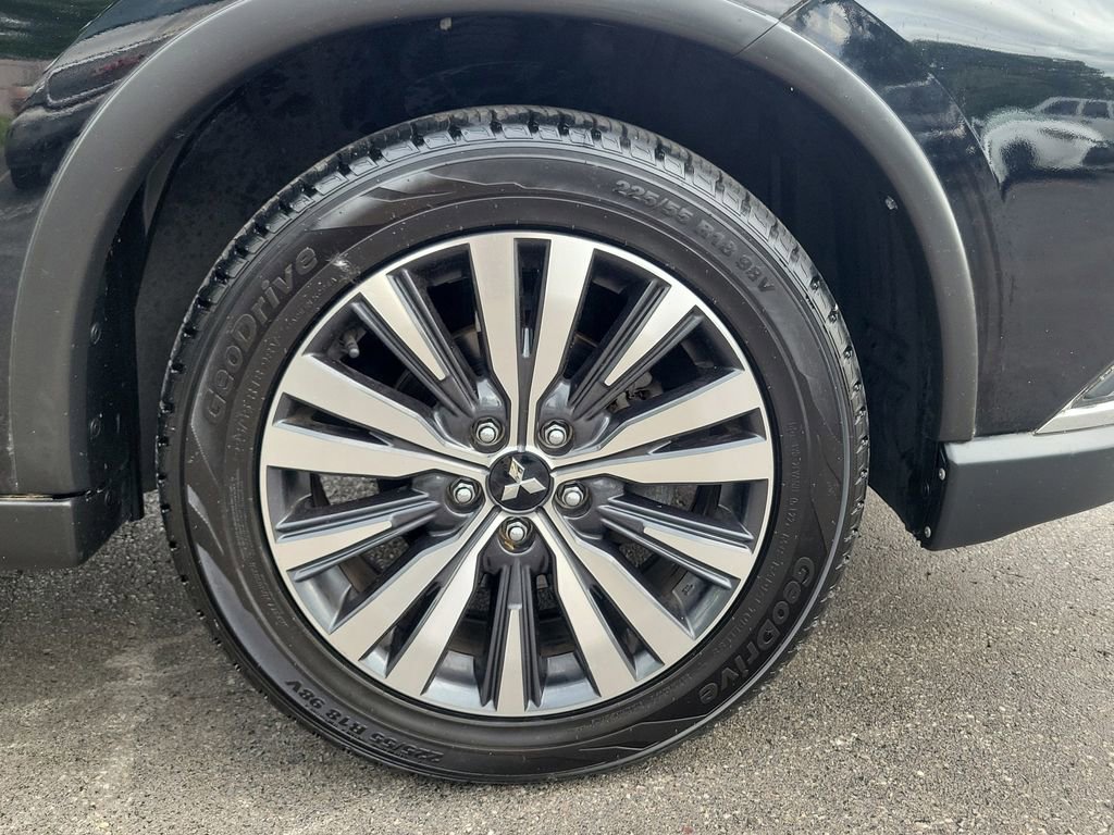 Used 2020 Mitsubishi Outlander SE FWD image 6