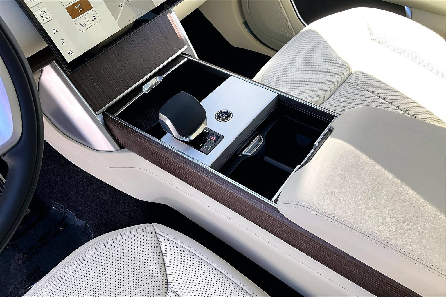 New 2026 Land Rover Range Rover SE AWD/4WD image 8