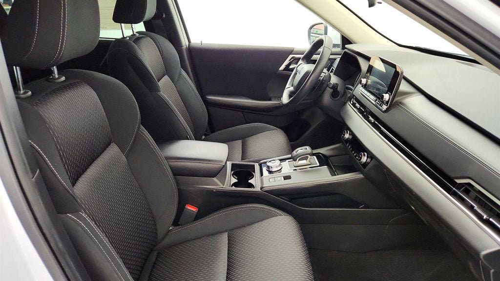 Used 2022 Mitsubishi Outlander ES FWD image 22