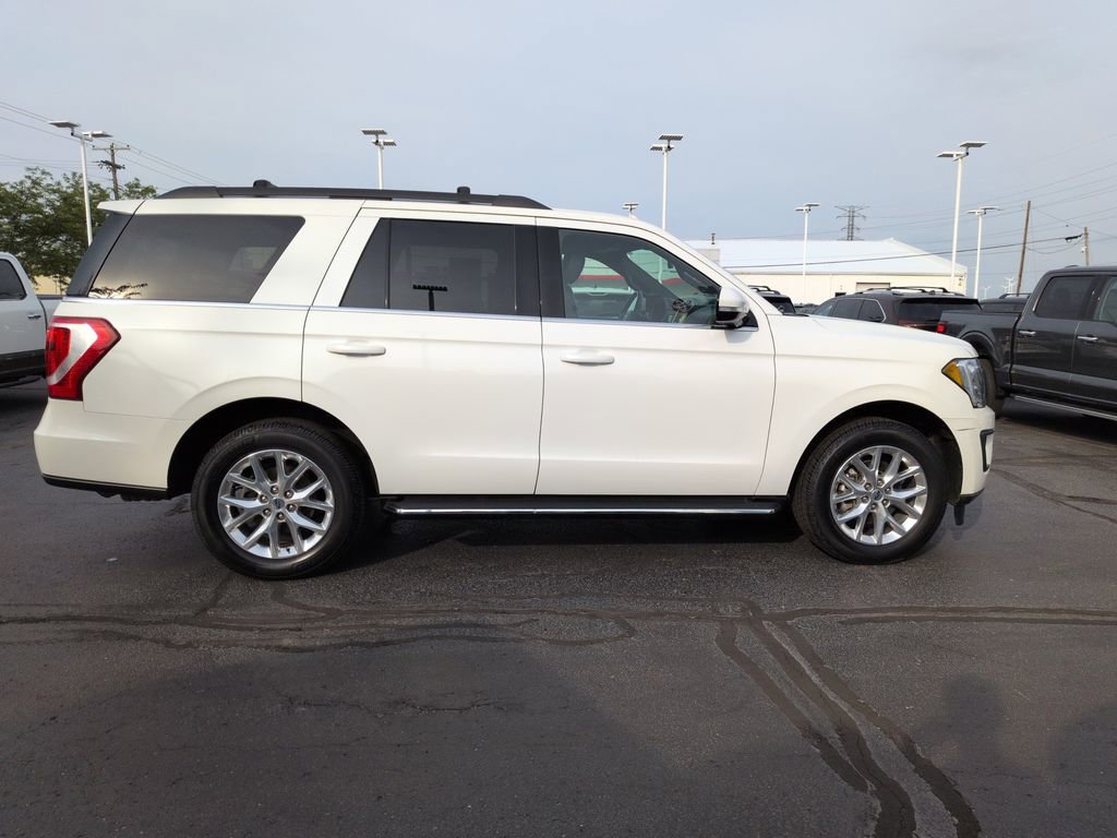 Used 2020 Ford Expedition XLT w/ Equipment Group 202A AWD/4WD image 6