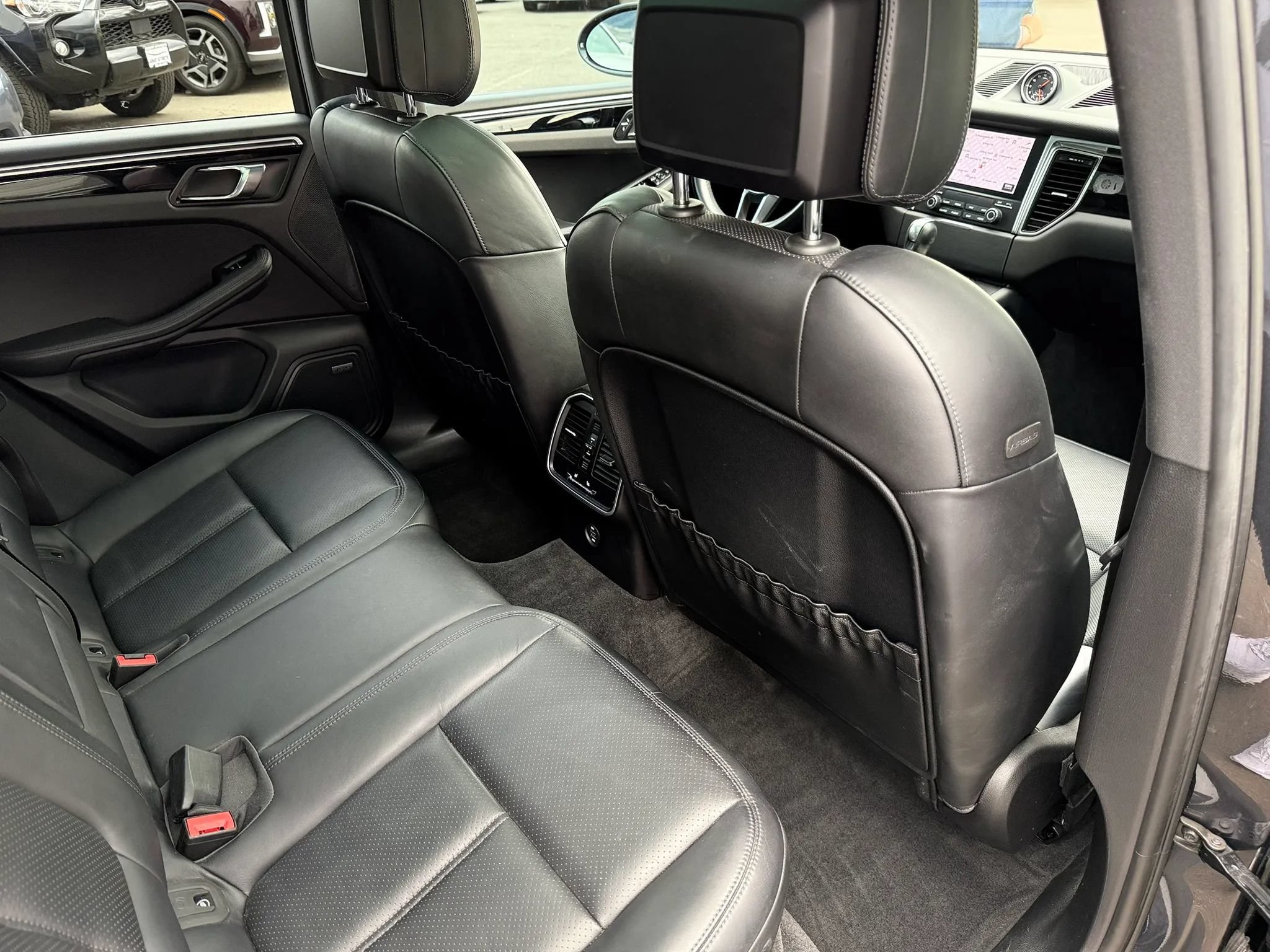Used 2018 Porsche Macan Sport Edition AWD/4WD image 18