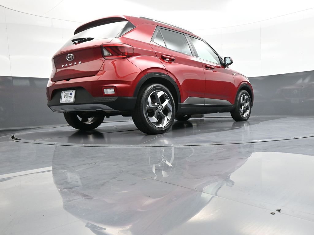 Certified 2024 Hyundai Venue SEL FWD image 30