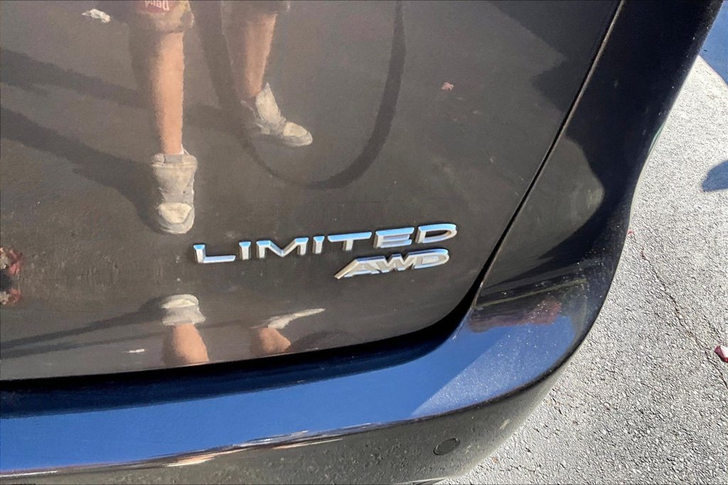 Used 2021 Chrysler Pacifica Limited w/ Premium & Safety Sphere Group AWD/4WD image 24