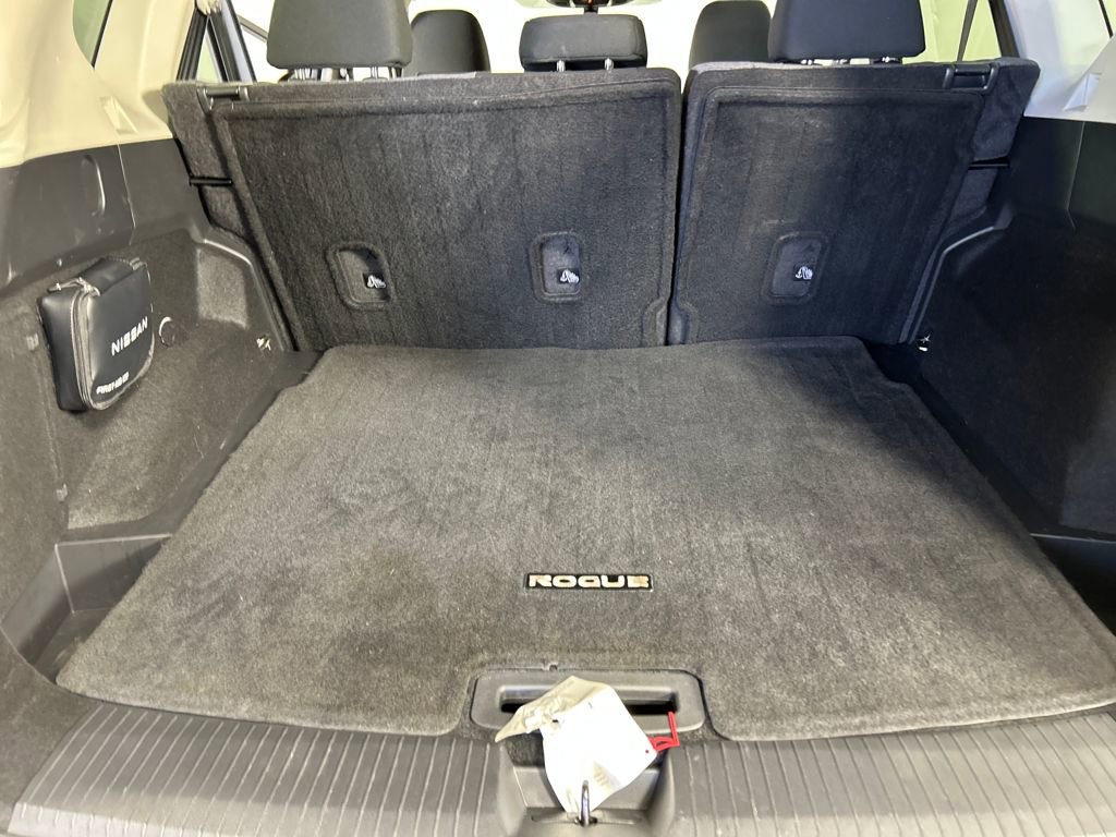 Used 2023 Nissan Rogue SV image 29