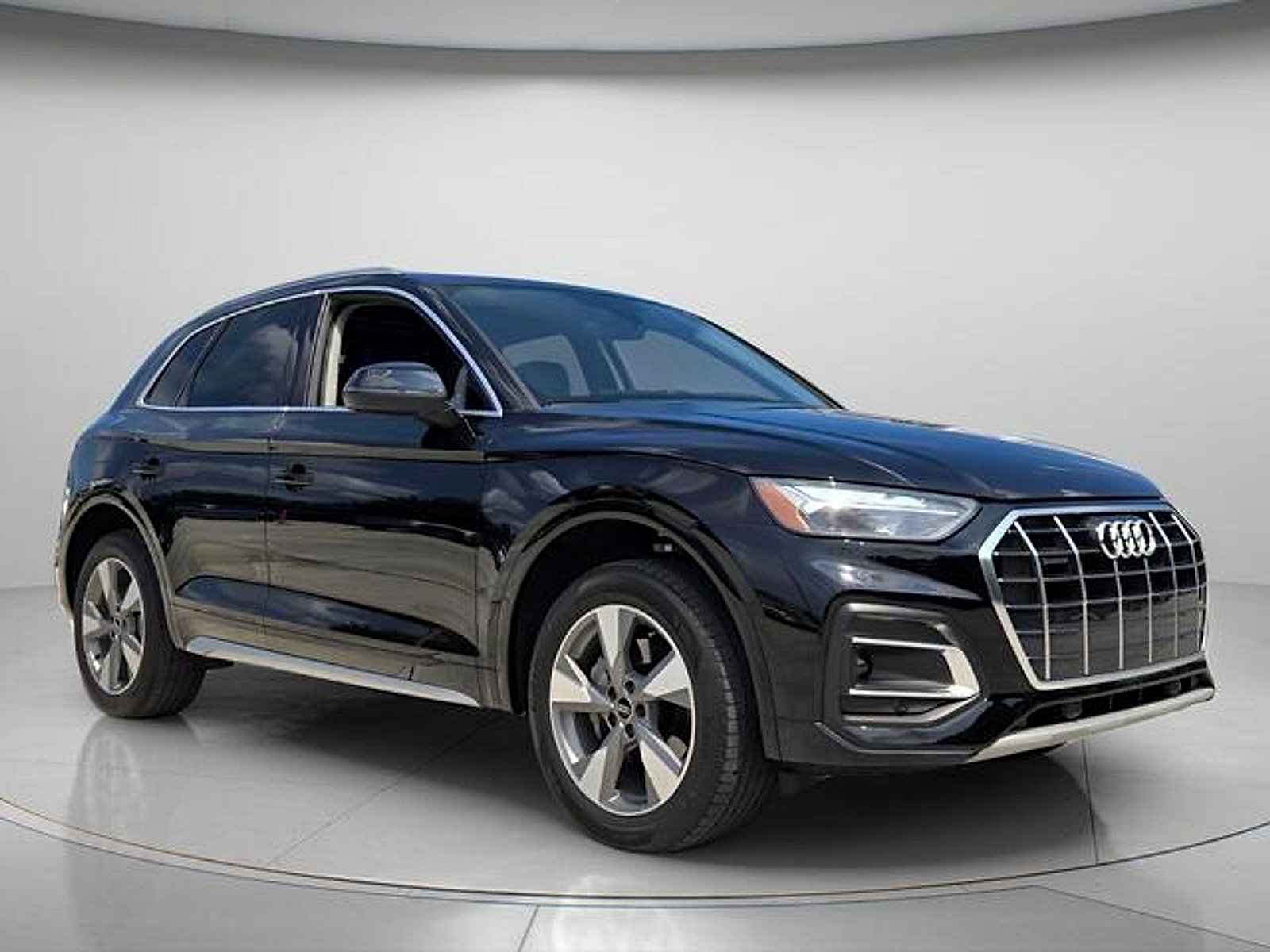 Used 2023 Audi Q5 2.0T Premium w/ Convenience Package AWD/4WD image 9