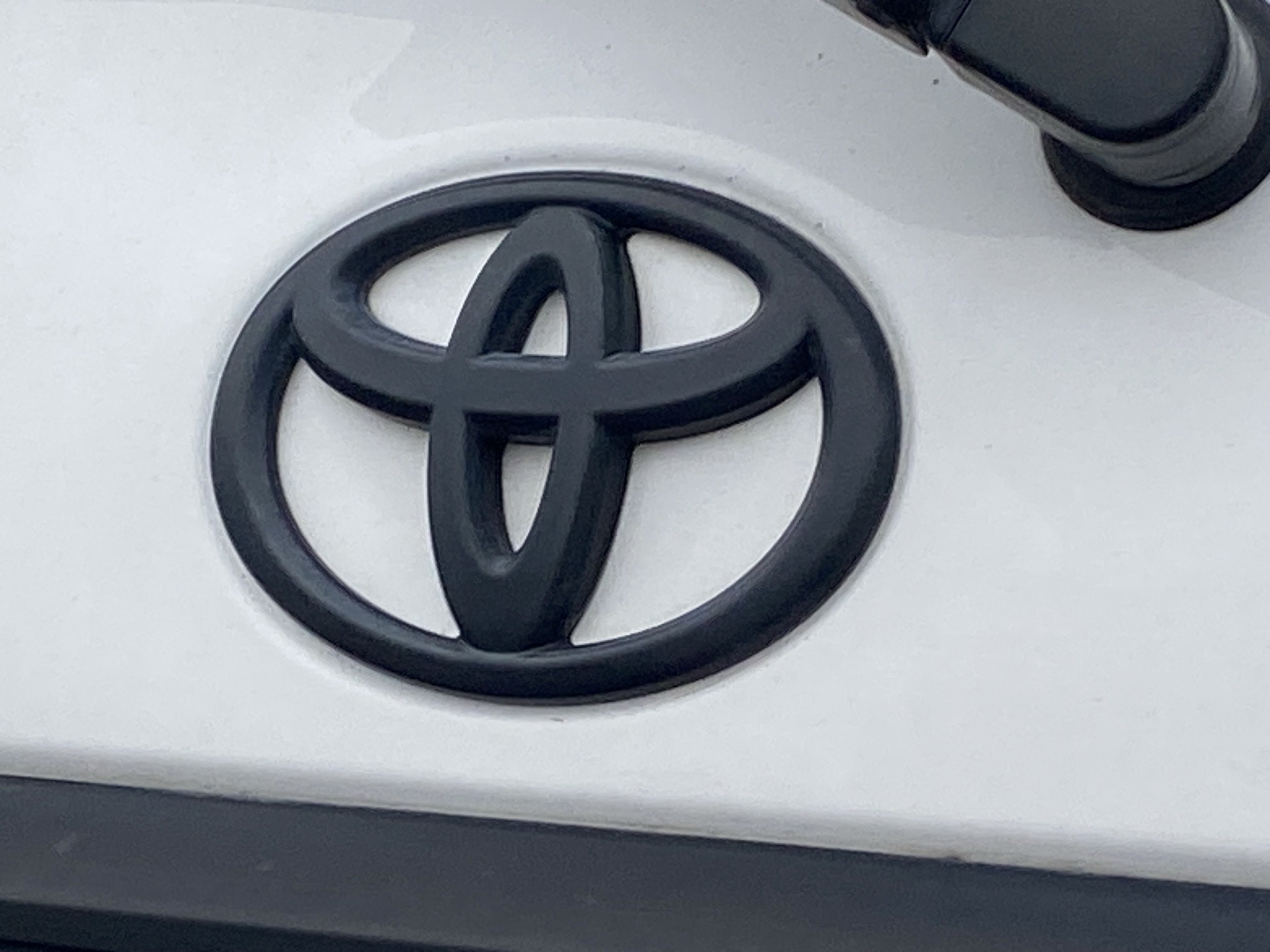 Used 2020 Toyota Sequoia TRD Pro AWD/4WD image 4