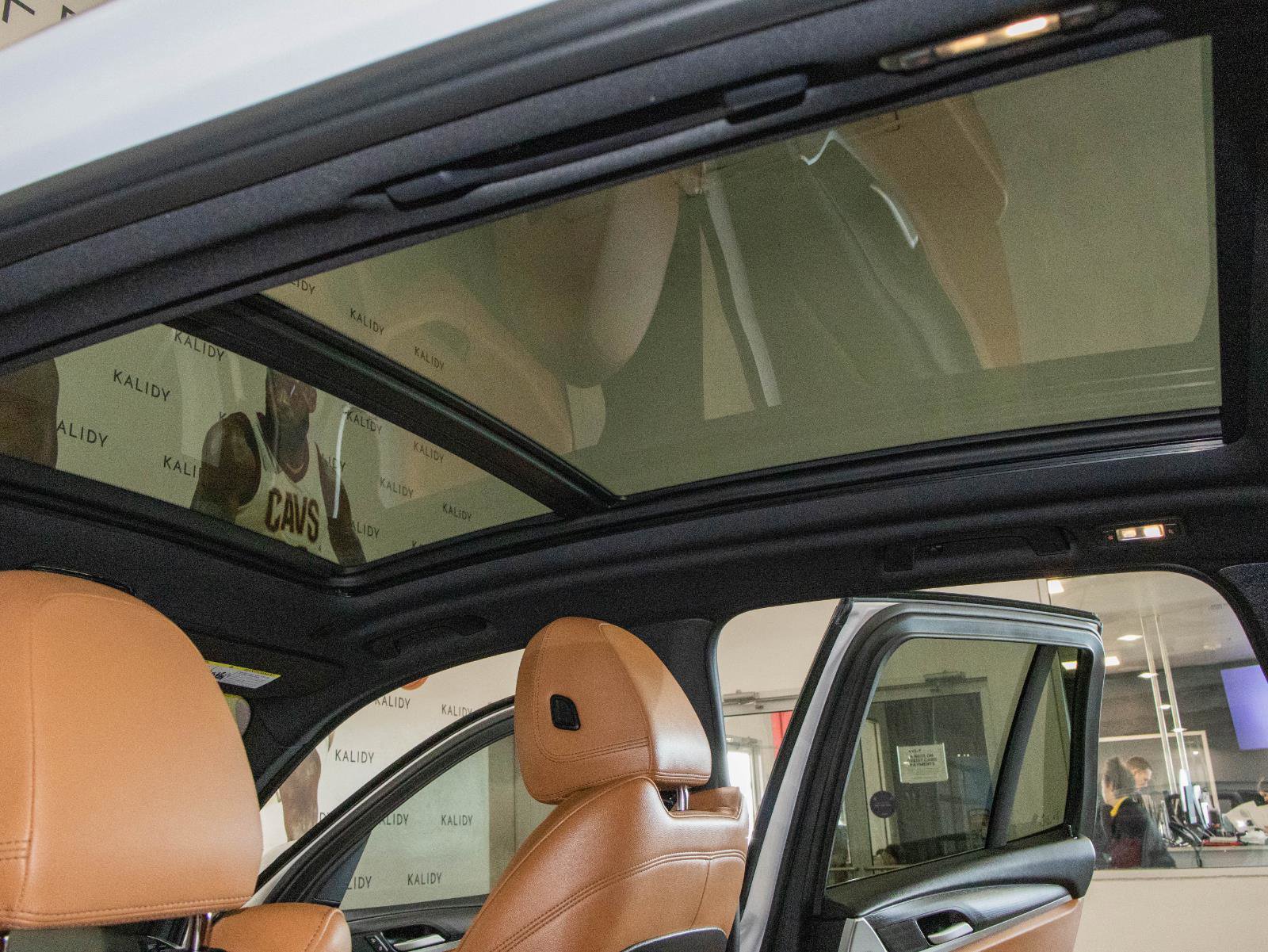 Used 2023 BMW X3 sDrive30i w/ Premium Package w/ZPA image 13