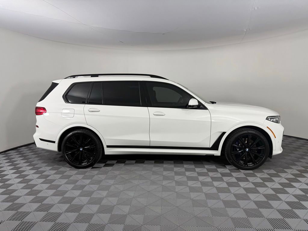 Used 2022 BMW X7 xDrive40i w/ M Sport Package AWD/4WD image 9