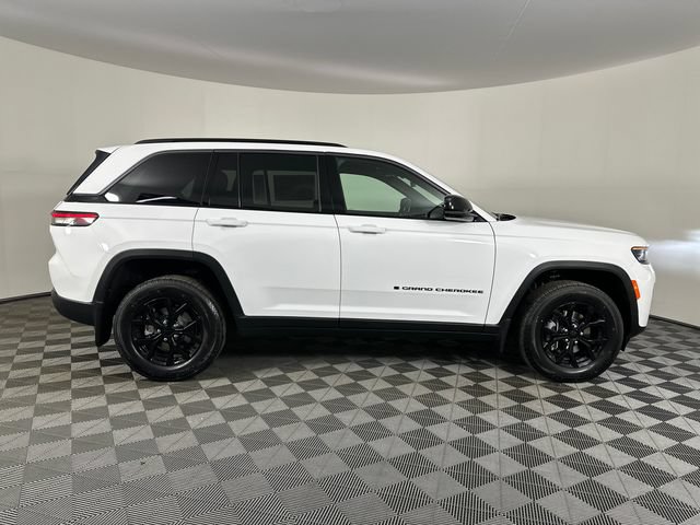 New 2026 Jeep Grand Cherokee Altitude AWD/4WD image 9