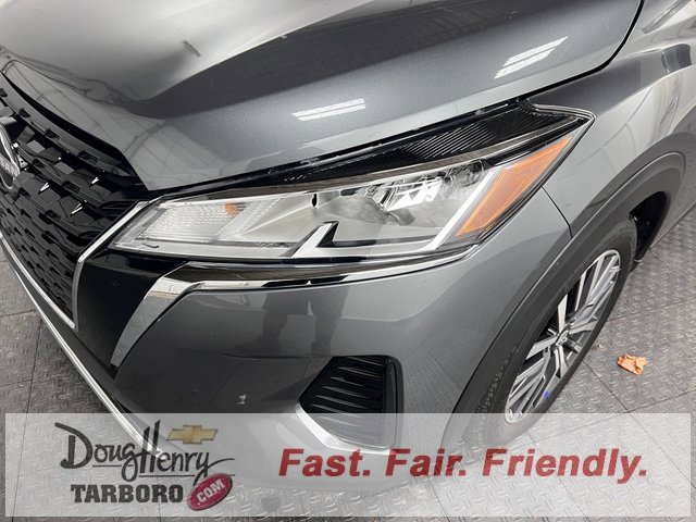 Used 2024 Nissan Kicks SV image 11