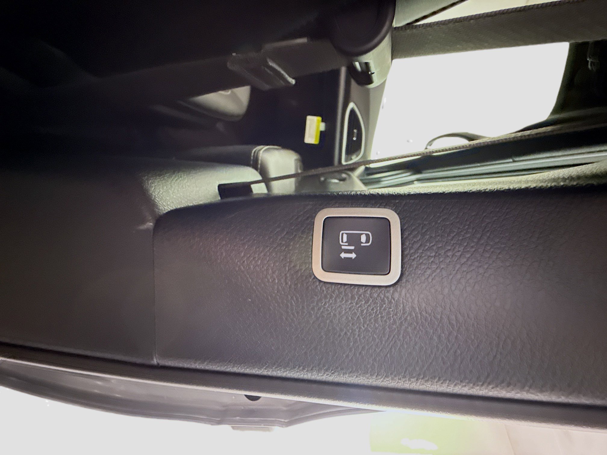 Used 2026 Chrysler Pacifica Select FWD image 39