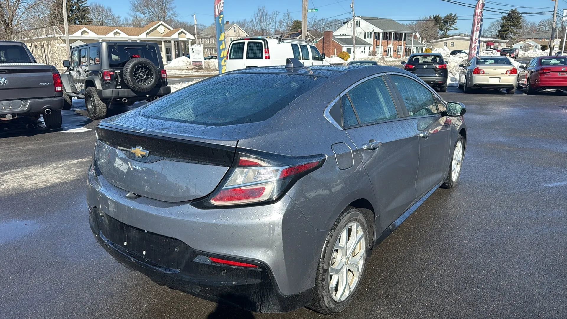 Used 2018 Chevrolet Volt Premier w/ Driver Confidence Package FWD image 11