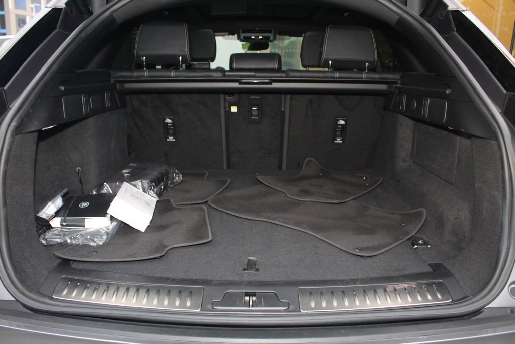 Used 2023 Land Rover Range Rover Velar R-Dynamic S AWD/4WD image 12