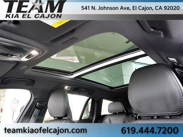 Used 2020 Volvo V60 T5 Cross Country image 17