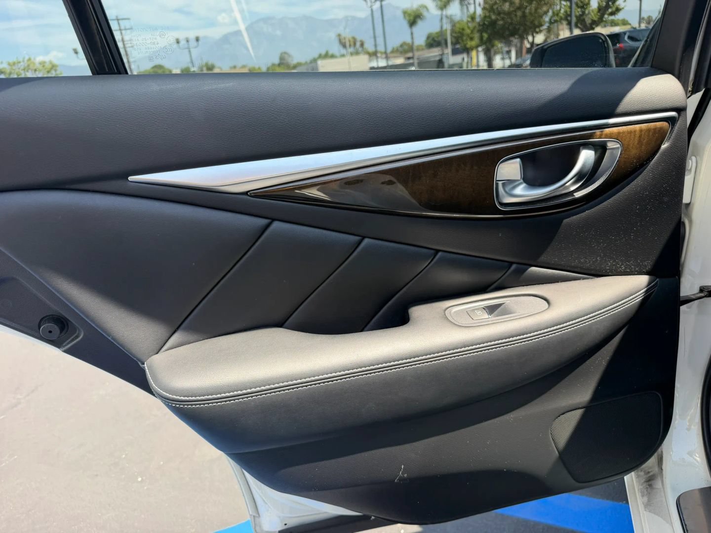Used 2019 INFINITI Q50 Luxe w/ Essential Package (3.0T Luxe) RWD image 11