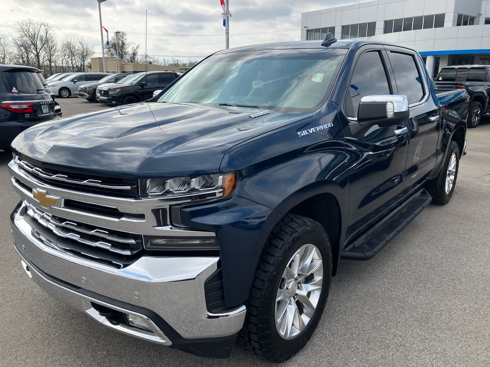 Used 2020 Chevrolet Silverado 1500 LTZ w/ LTZ Plus Package image 3