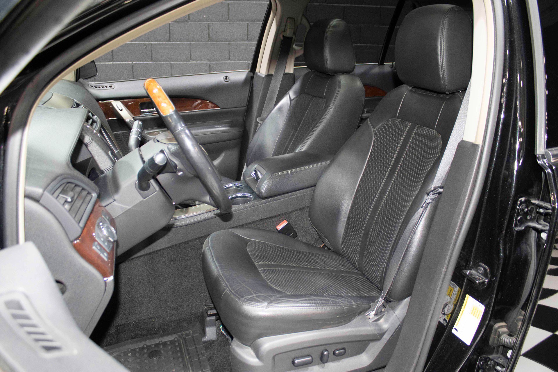 Used 2014 Lincoln MKX AWD w/ Olive Ash Wood Package image 37