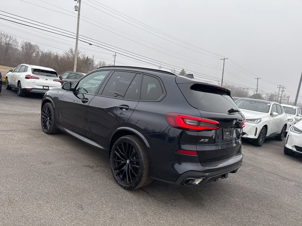 Used 2022 BMW X5 xDrive40i w/ M Sport Package image 5