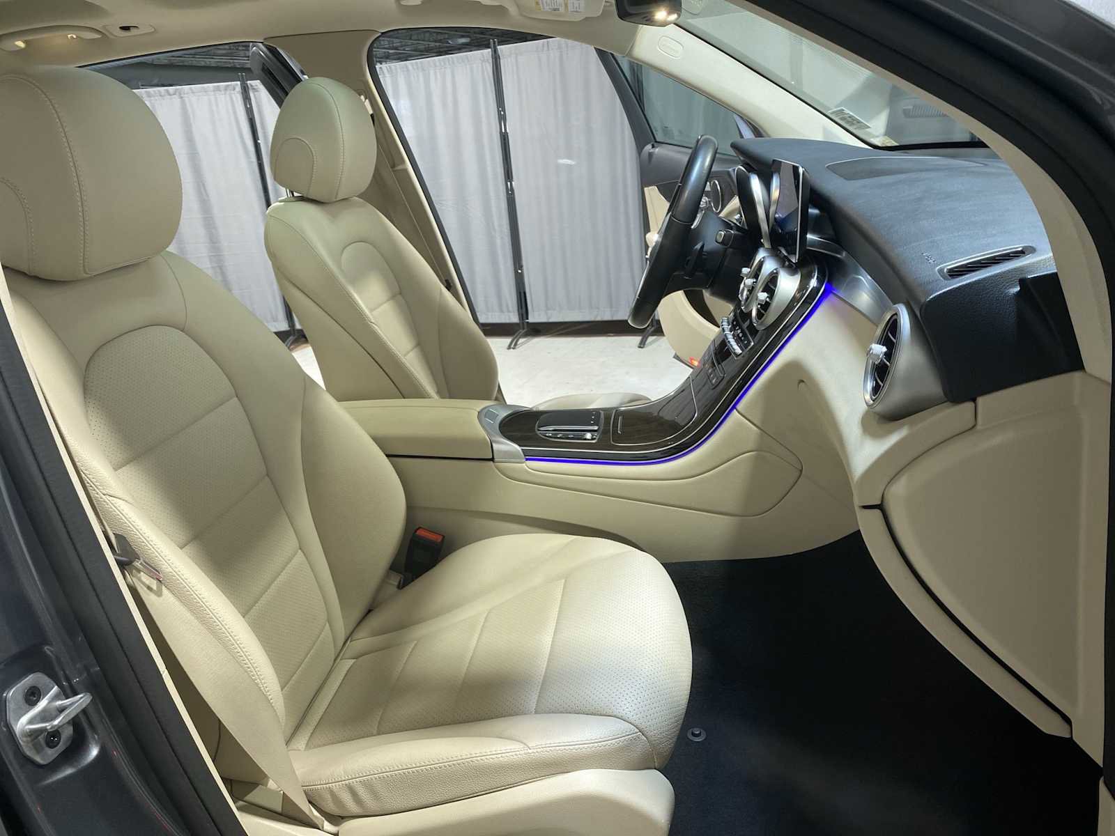 Used 2022 Mercedes-Benz GLC 300 4MATIC image 14