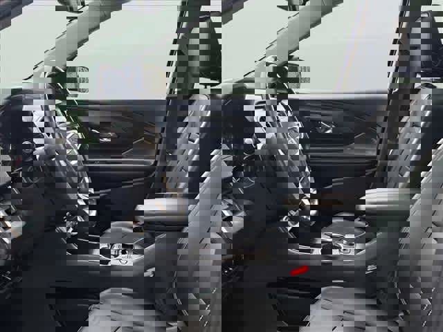 Used 2022 GMC Terrain SLT w/ Tech Package image 16