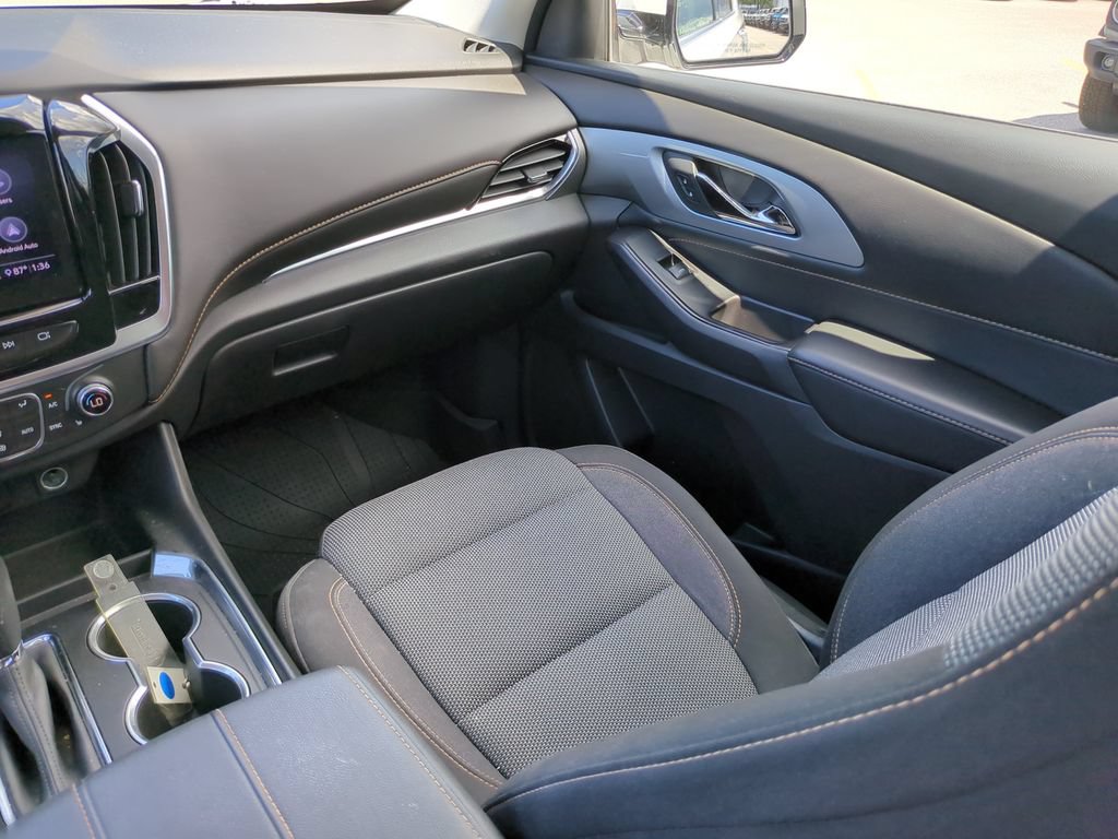Used 2020 Chevrolet Traverse LT FWD image 19