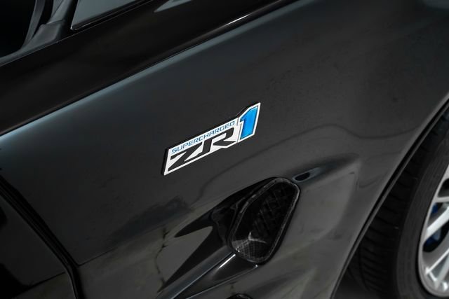 Used 2010 Chevrolet Corvette ZR1 w/ Preferred Equipment Group RWD image 17